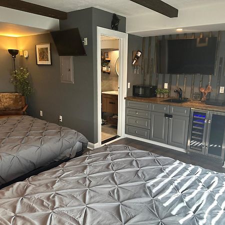 Beautiful Condo Sleeps 4- Only 2 Blocks From Beach Оушън Сити Екстериор снимка