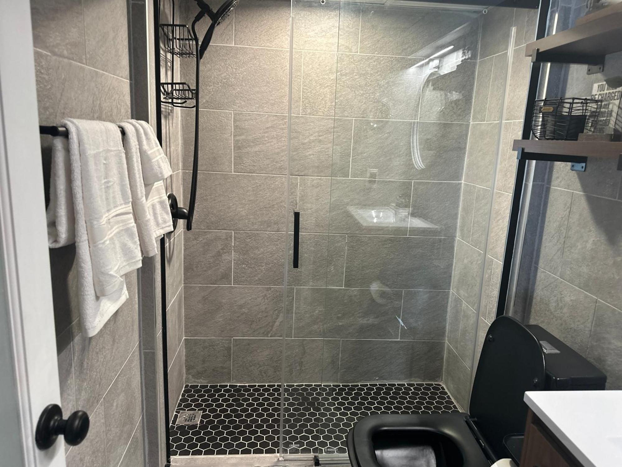 Beautiful Condo Sleeps 4- Only 2 Blocks From Beach Оушън Сити Екстериор снимка