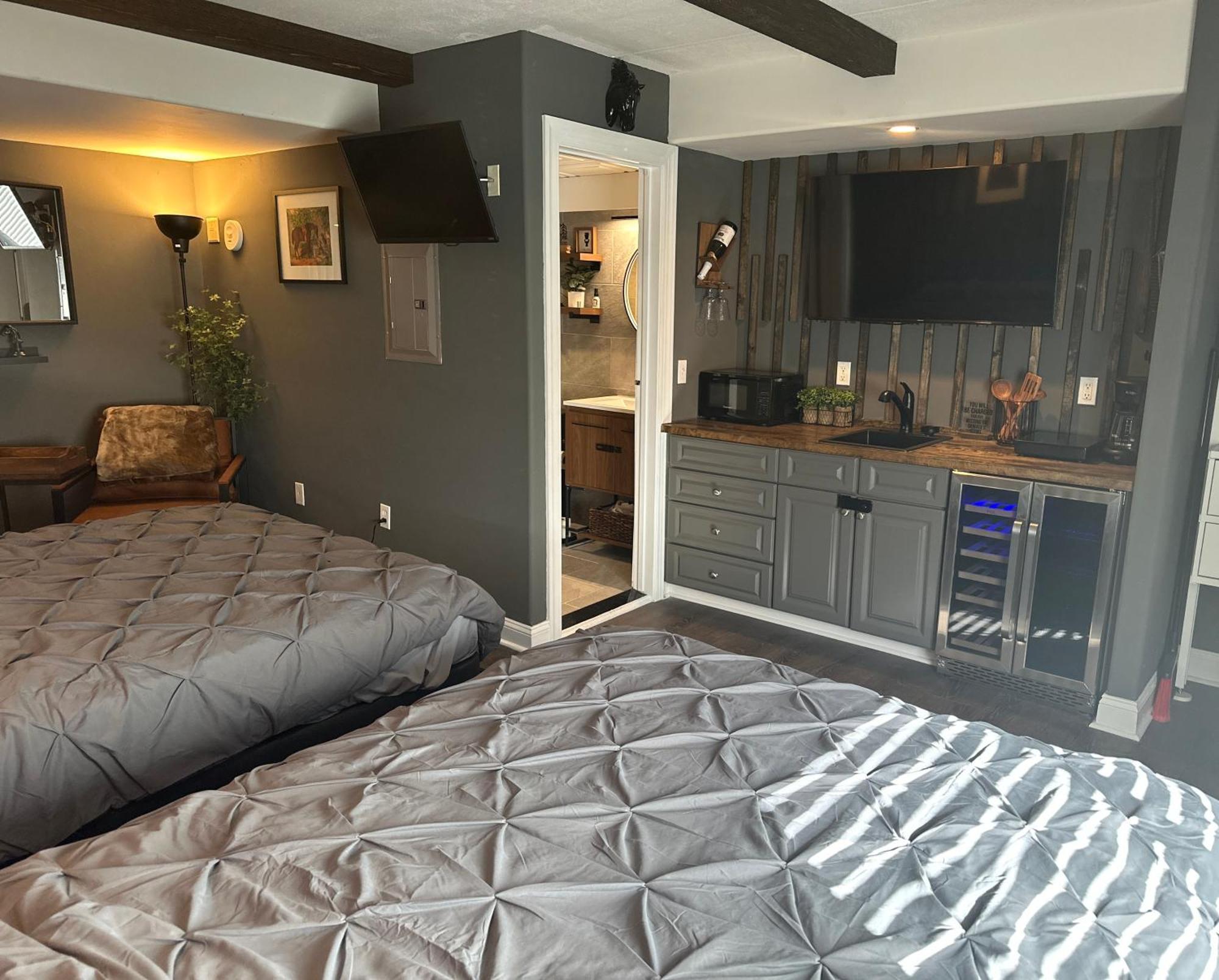 Beautiful Condo Sleeps 4- Only 2 Blocks From Beach Оушън Сити Екстериор снимка